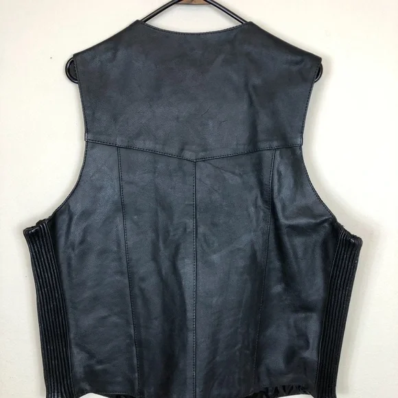 𝅺INTERSTATE Leather Motorcycle Vest-L